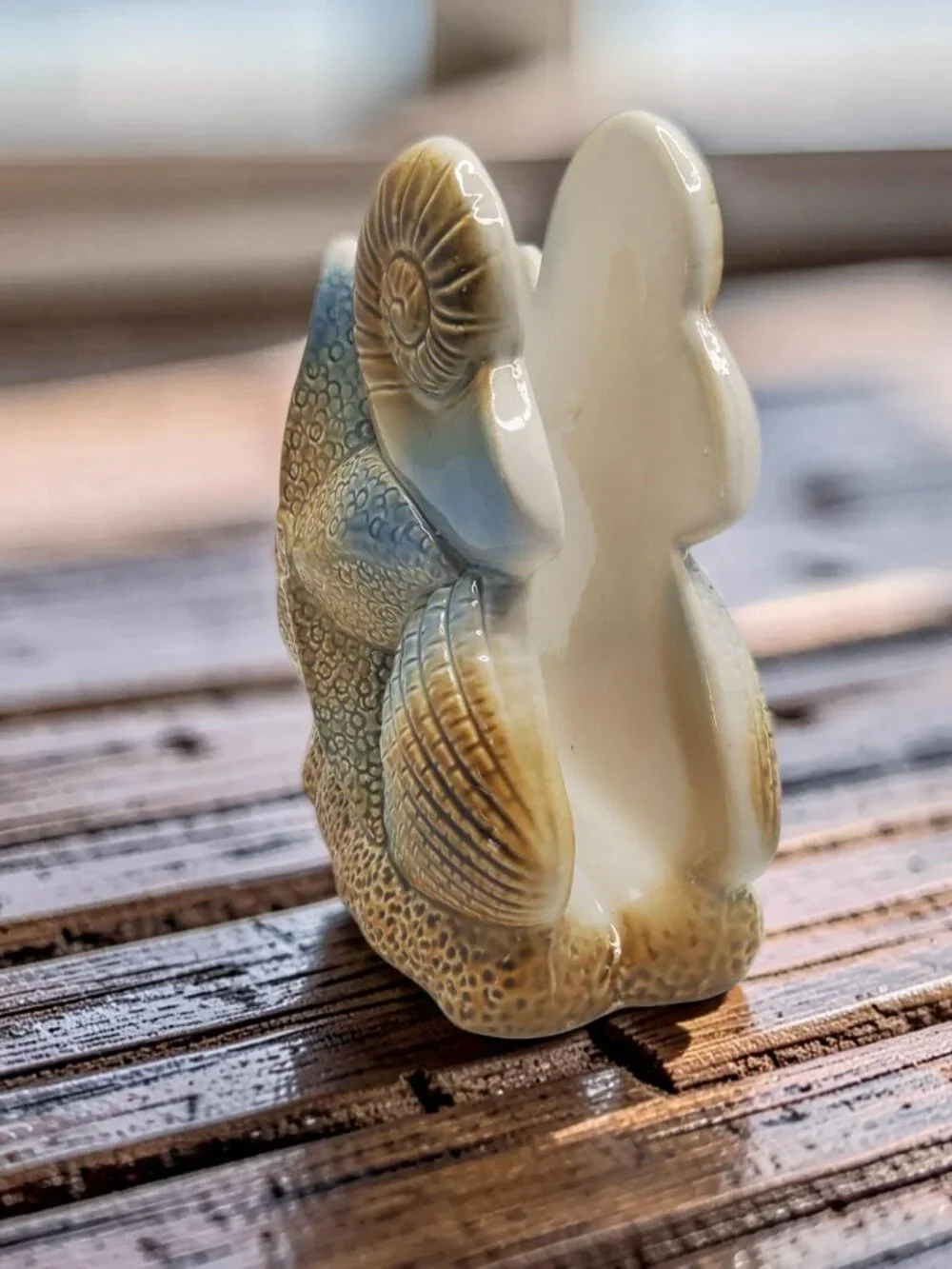 vintage ocean side sea shell ceramic starfish and shell napkin holder